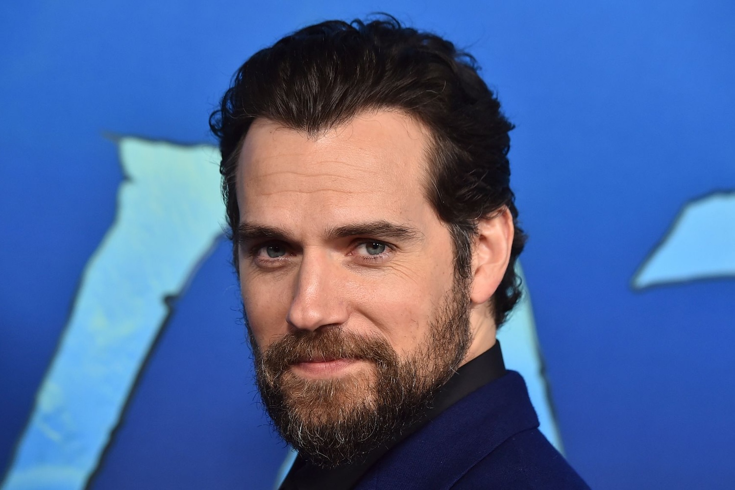 Pelo grueso para hombres: Los mejores peinados y consejos de expertos