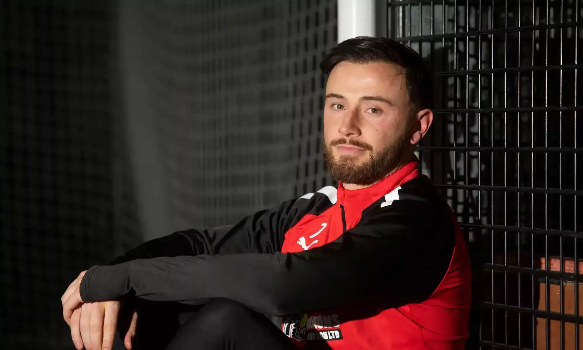 Zander Murray, el primer futbolista gay de Escocia, se retira