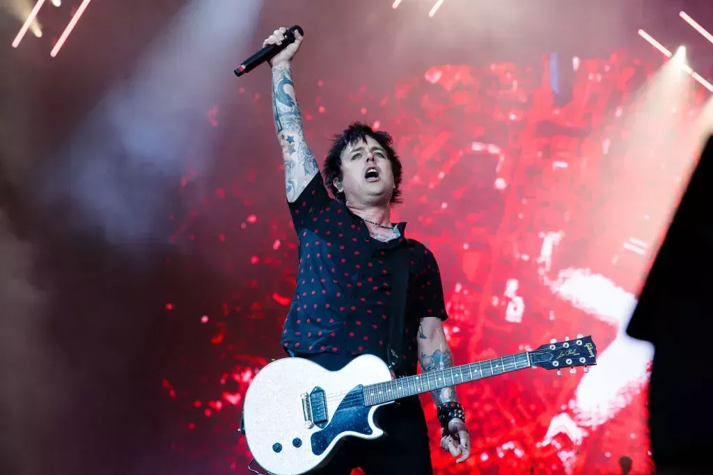 Billie Joe Armstrong, de Green Day, califica el pánico antitransfóbico de 