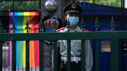 Es difícil sobrevivir": Los defensores del colectivo LGBTQ+ en China se enfrentan a la cárcel y a confesiones forzadas