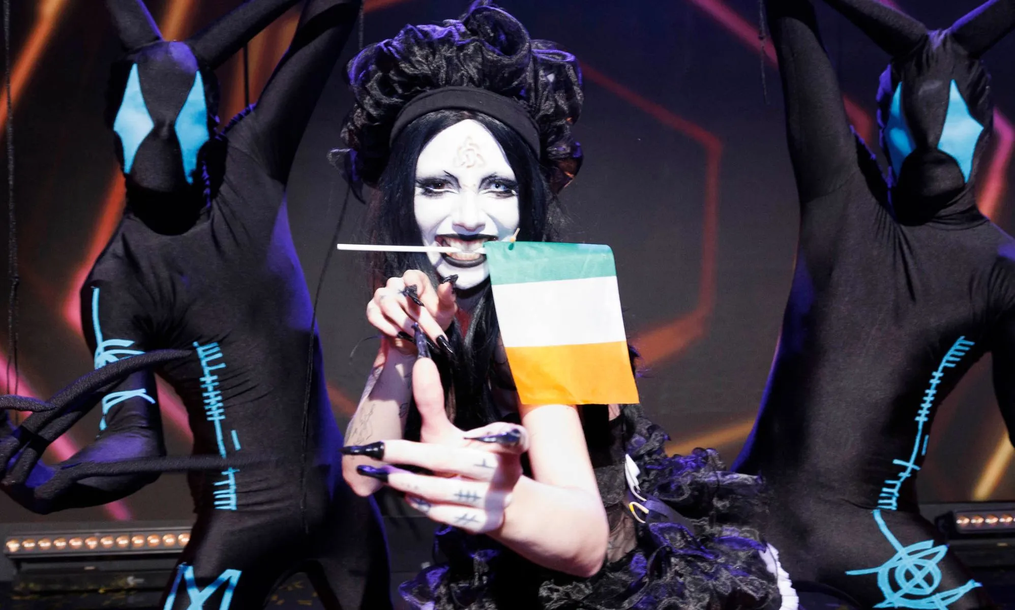 Eurovisión 2024: La estrella del pop no binario Bambie Thug representará a Irlanda