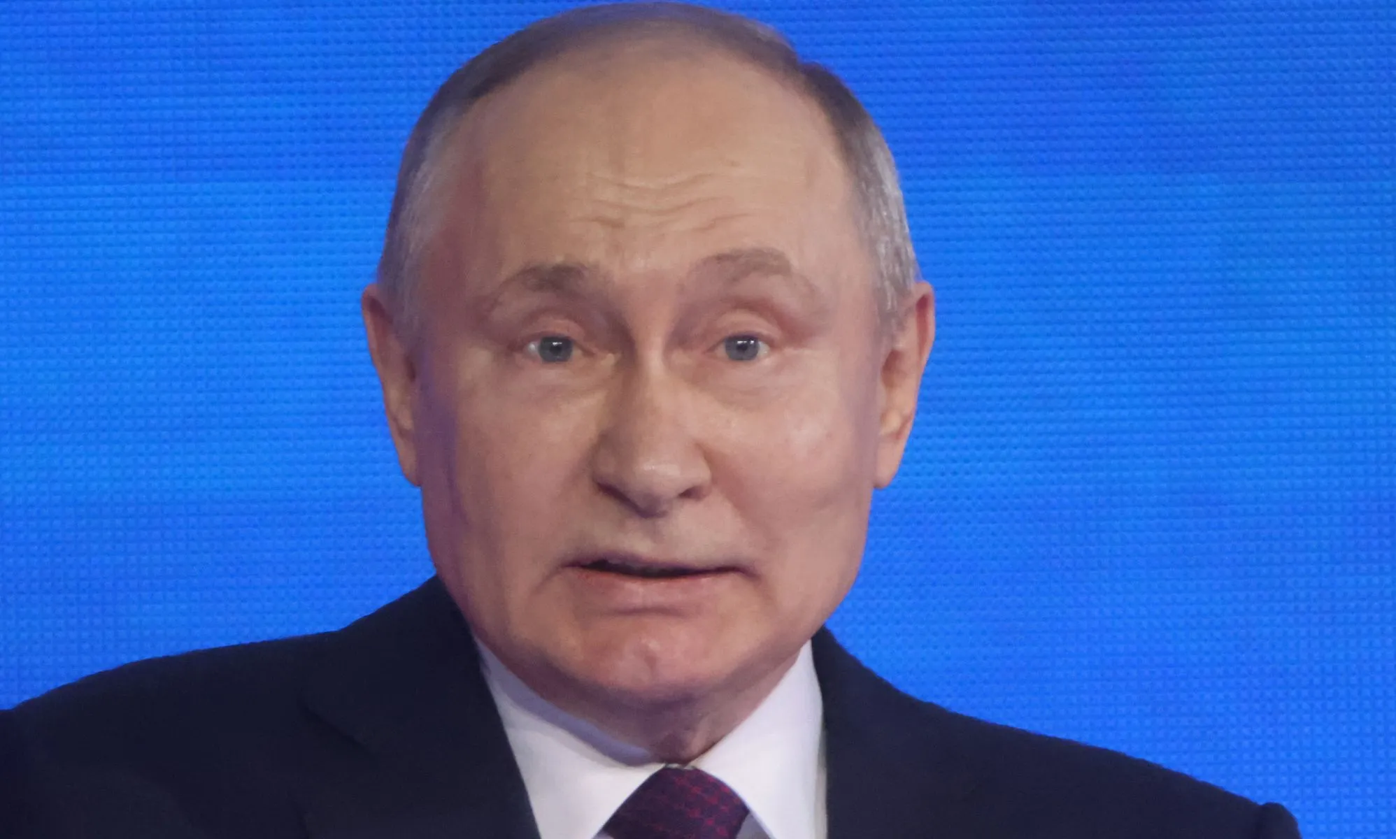 Putin afirma que los rusos regresan al país gracias a los aseos neutros en el extranjero