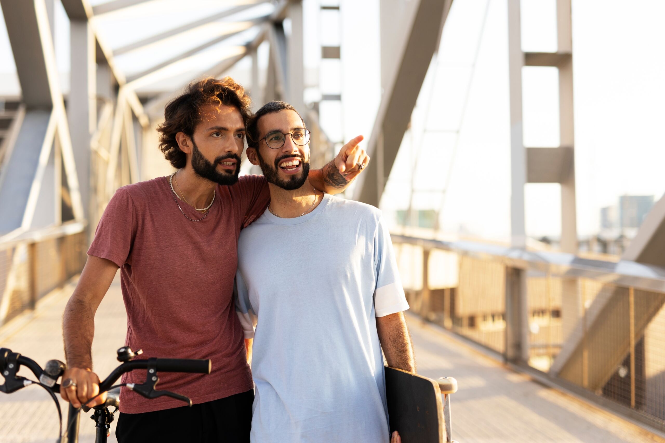 19 ideas de citas gays que van más allá de la típica escena de bar