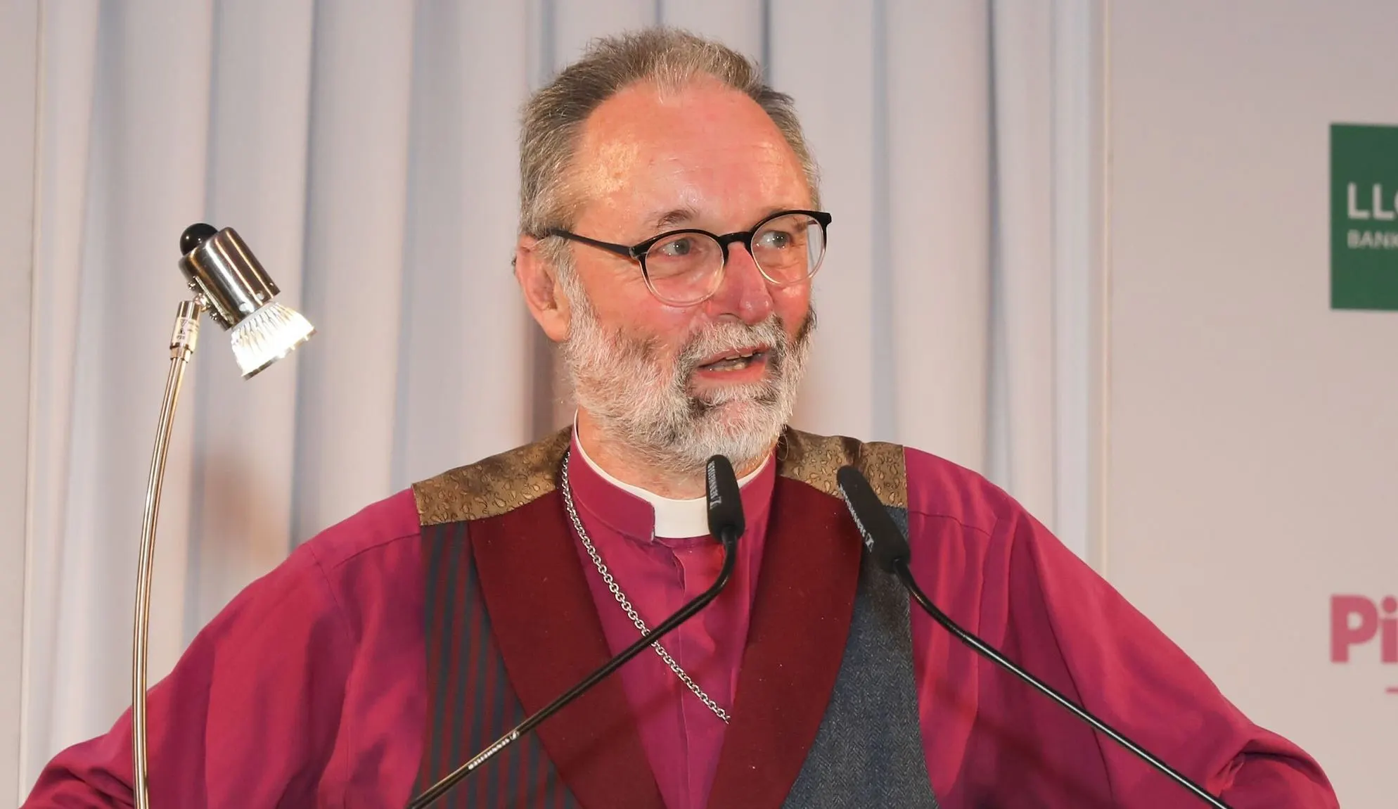 Fallece inesperadamente un obispo pro-LGBTQ que defendió el matrimonio igualitario