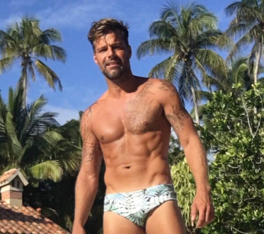Ricky Martin habla de su fetiche por los pies y de cómo conoce a los hombres