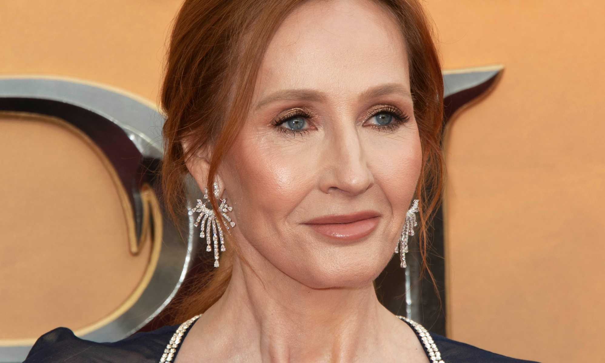 JK Rowling critica la "absurda" ley del SNP contra los delitos de odio en medio de la polémica transgénero