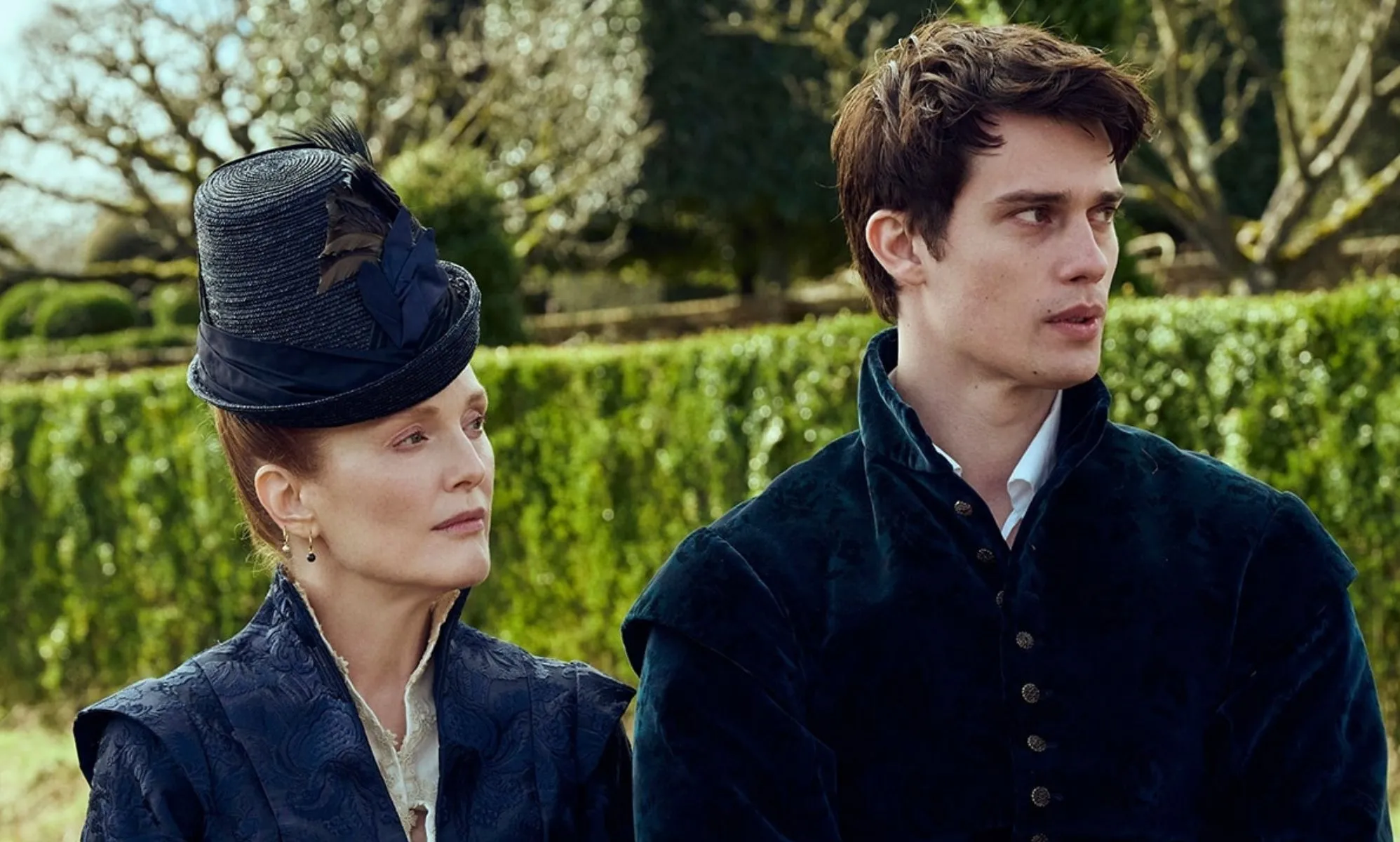 Llegan las primeras críticas de Mary & George, el cachondo revolcón histórico de Nicholas Galitzine