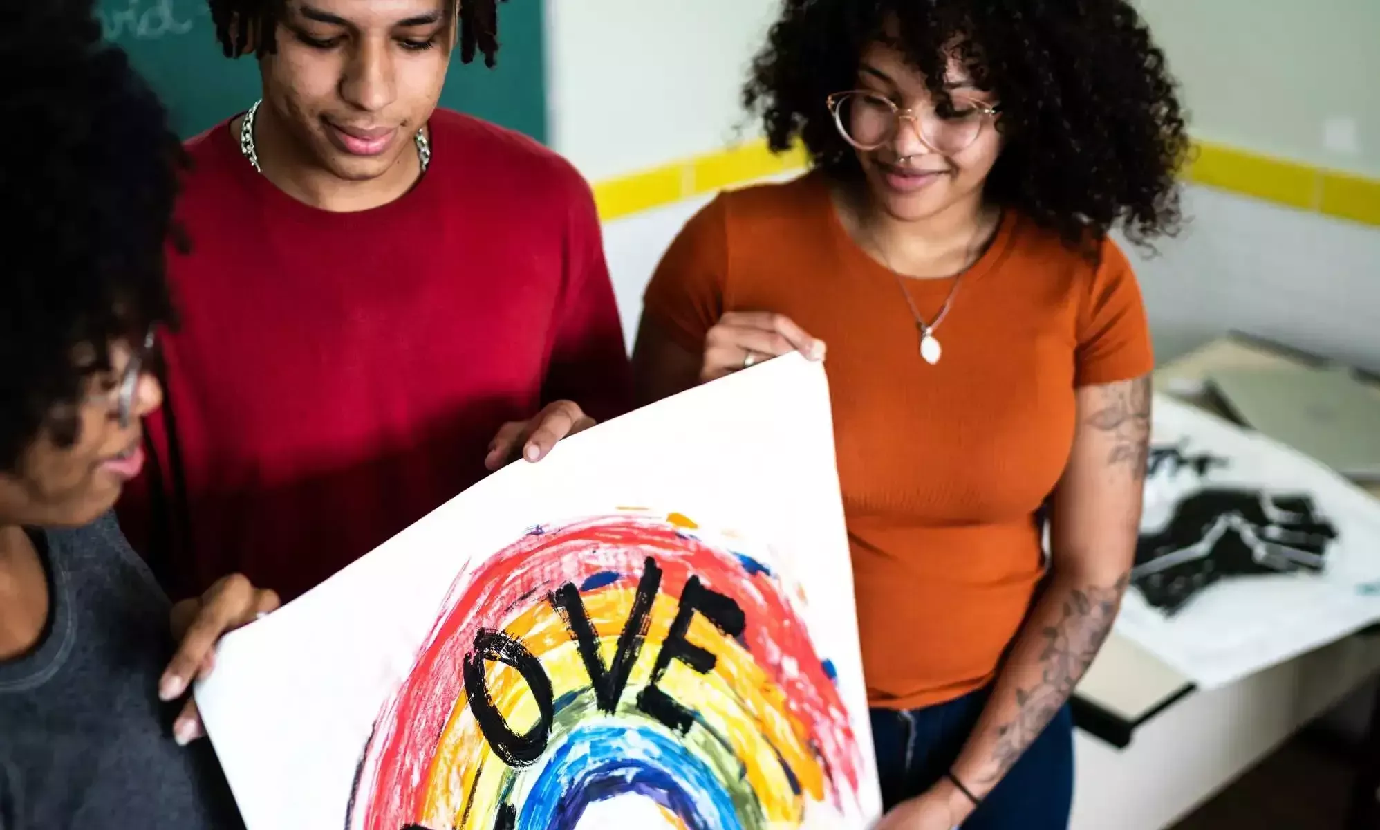 Los padres escoceses apoyan mayoritariamente la educación inclusiva LGBTQ+, según una nueva encuesta vital