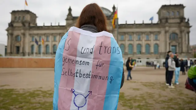 Avance histórico: Alemania simplifica el cambio de identidad de género en documentos oficiales