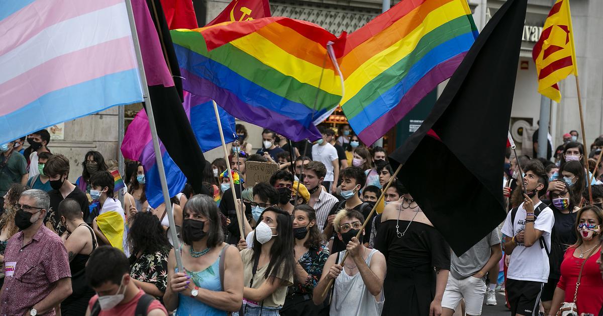 Barcelona alza la voz: Condena y solidaridad tras agresión a joven transexual