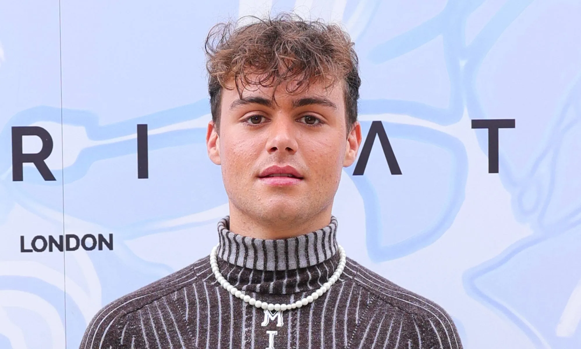 Bradley Riches, de Heartstopper, responde a los trolls que afirman que no es autista