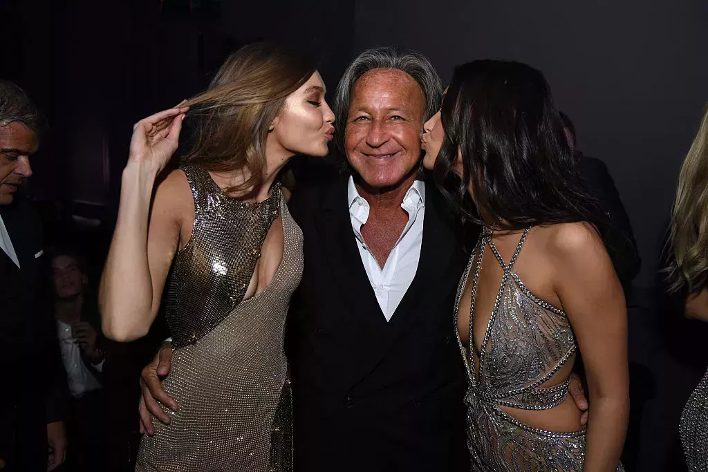 El padre de Gigi y Bella Hadid se disculpa por enviar mensajes homófobos a un diputado negro y gay