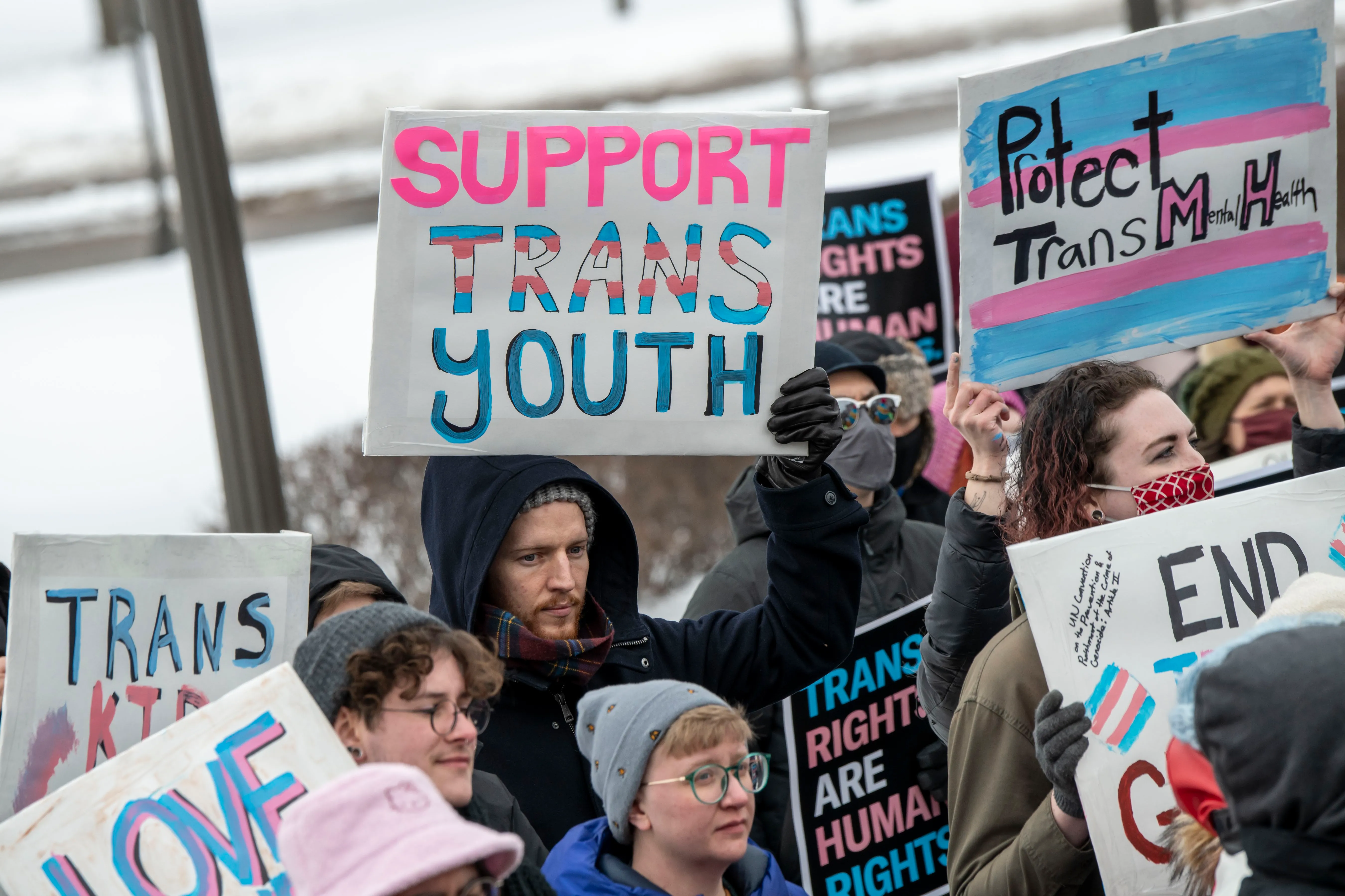 El Tribunal Supremo permite que Idaho aplique su prohibición de prestar cuidados de reafirmación de género vitales a jóvenes trans