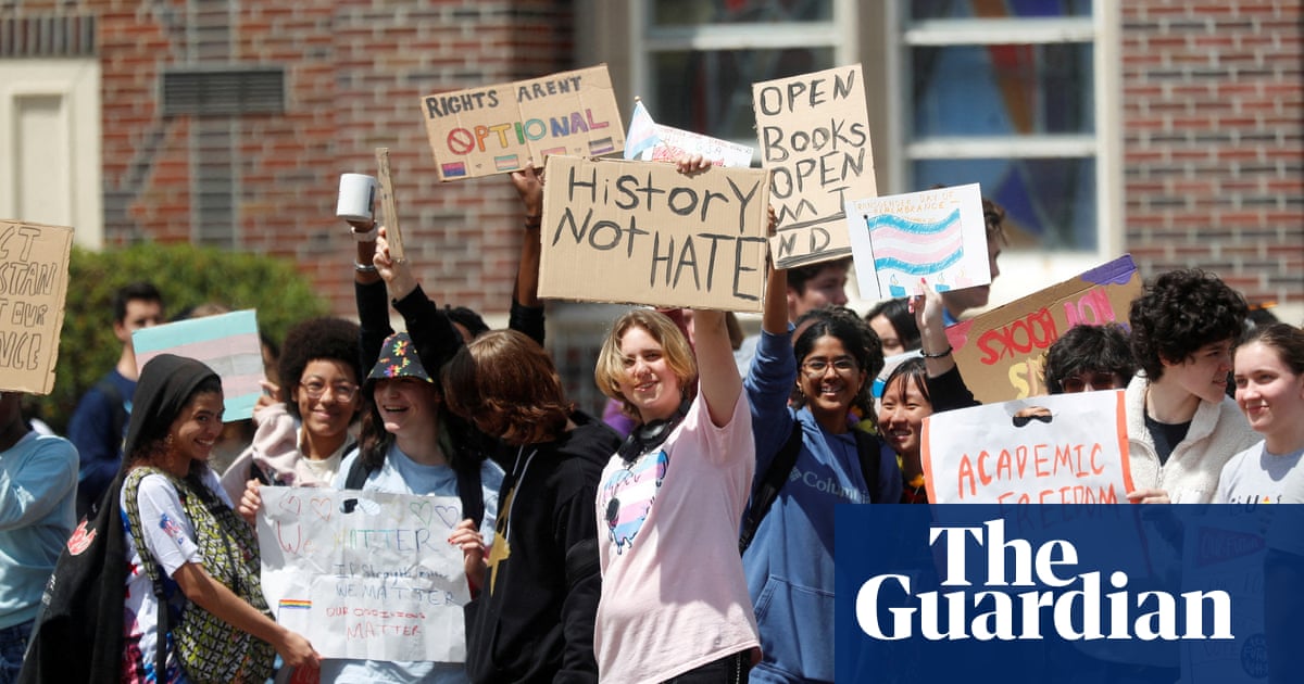 Florida no puede prohibir a un profesor que pida a sus alumnos que utilicen sus pronombres preferidos, según un juez