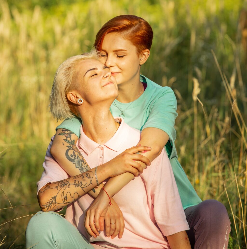 Grindr, Tinder y Scruff, ¡vaya por Dios!