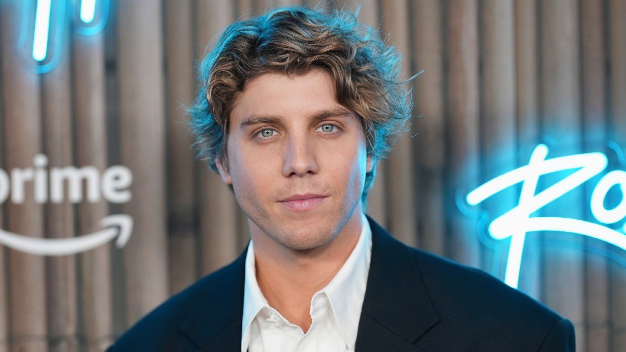 Lukas Gage se dio cuenta de que era gay mientras salía con su vecino durante 3 años