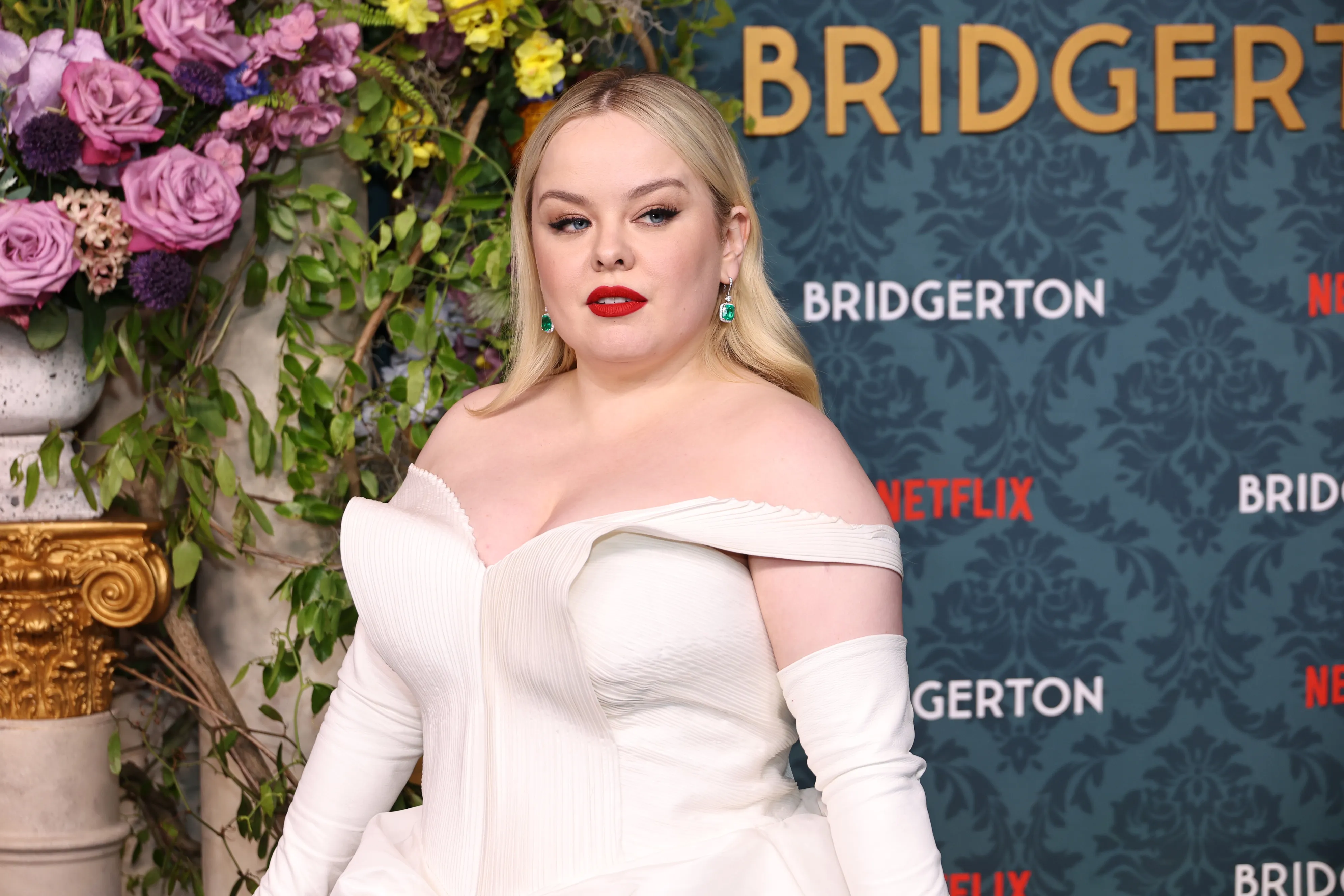 Nicola Coughlan, de Bridgerton, dice que la escena del desnudo fue como un "jódete" para los que se avergüenzan de su cuerpo.