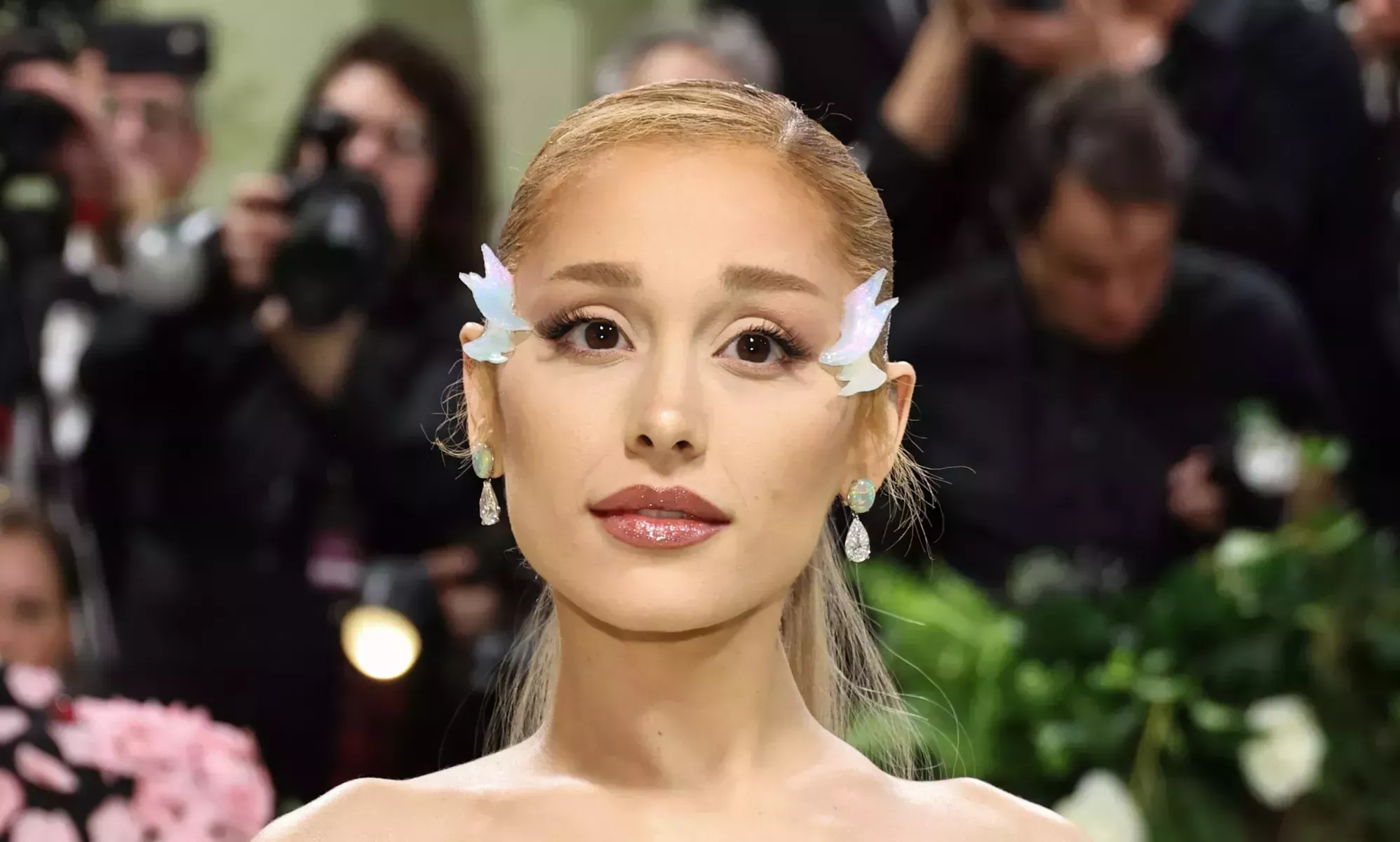 Ariana Grande aborda por fin su desconcertante clip viral sobre el 