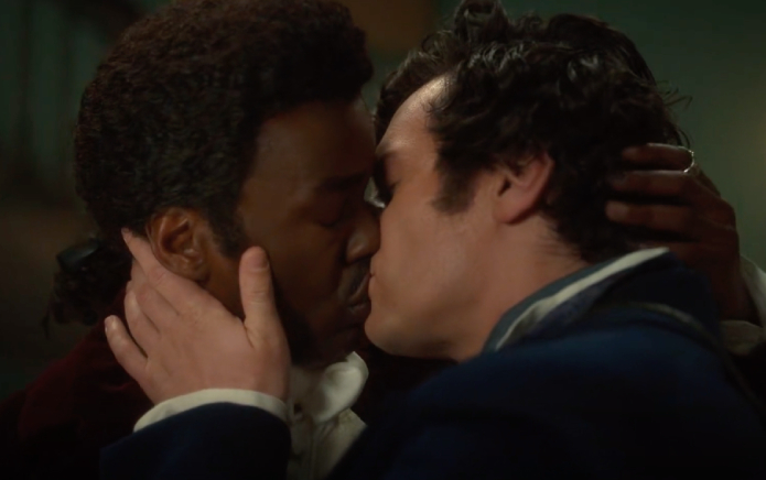 Los fans enloquecen con el beso de Ncuti Gatwa y Jonathan Groff en Doctor Who