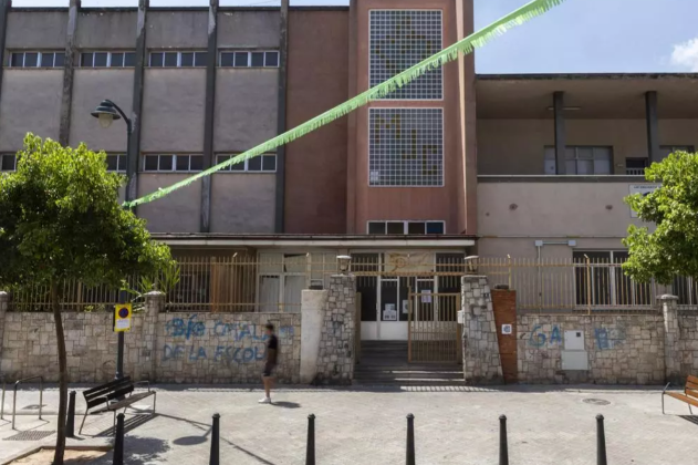 Cinco Exalumnos Denuncian a Profesor por Terapias de Conversión Sexual en Escuela