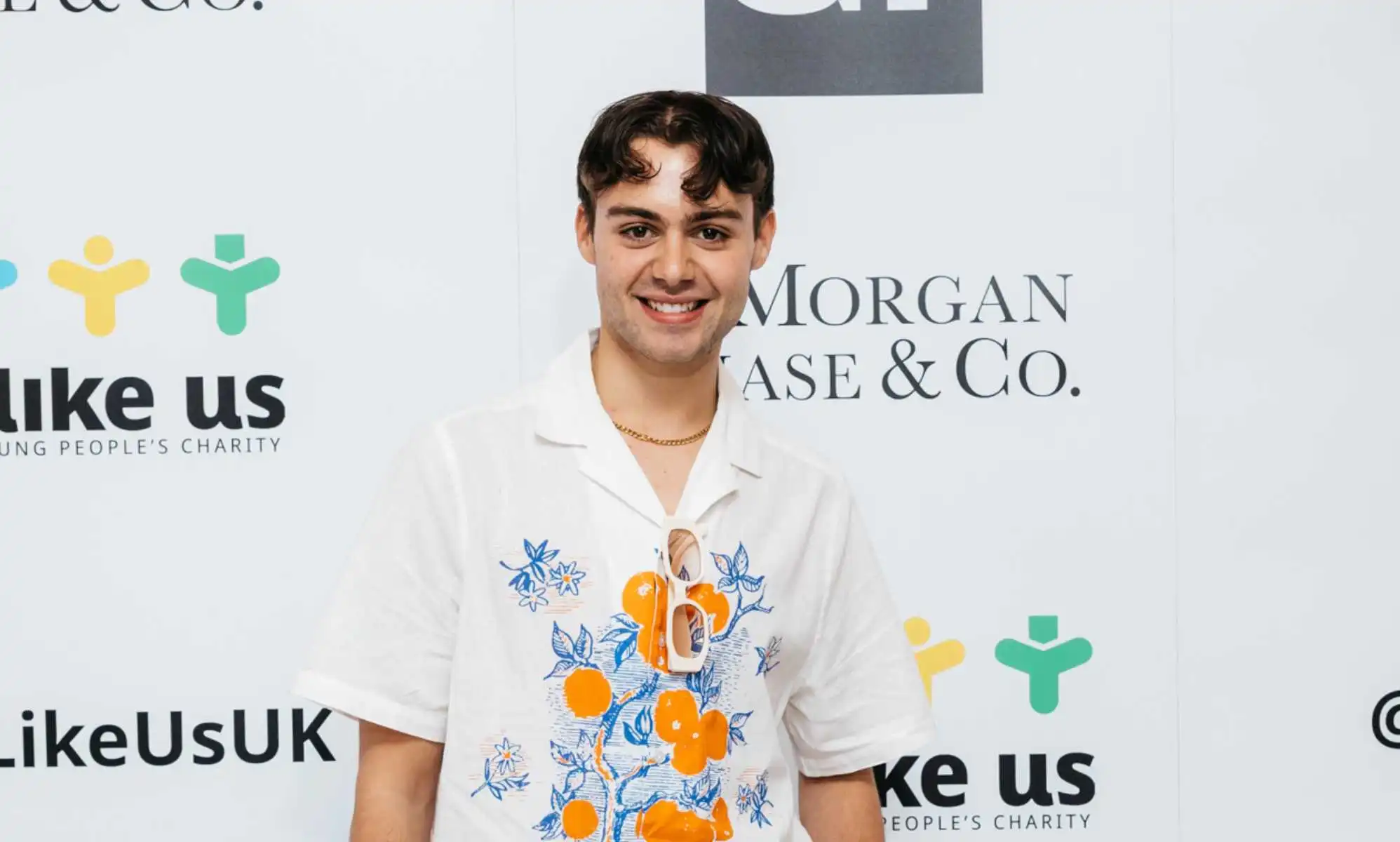 La estrella de Heartstopper deja caer una "pista" sobre el regreso de la tercera temporada