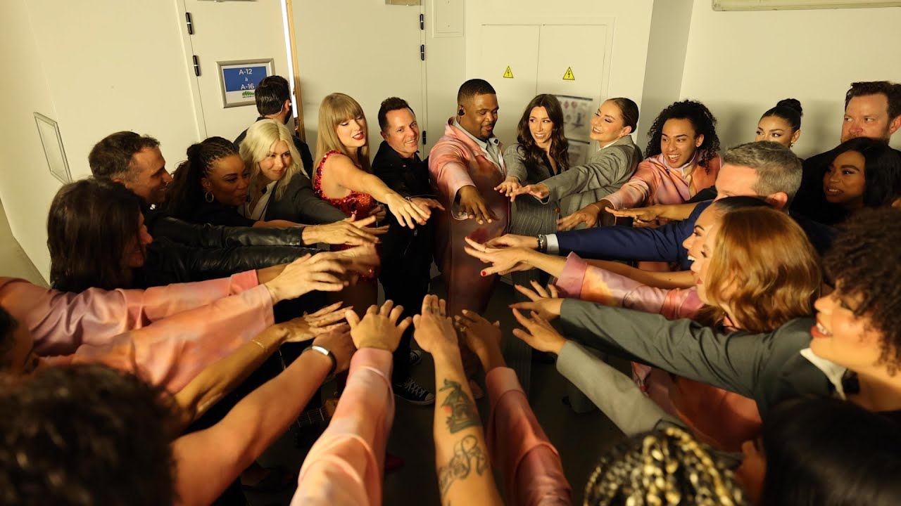 Kameron Saunders, bailarín del Eras Tour, protagoniza el vídeo de "I Can Do It With A Broken Heart" de Taylor Swift