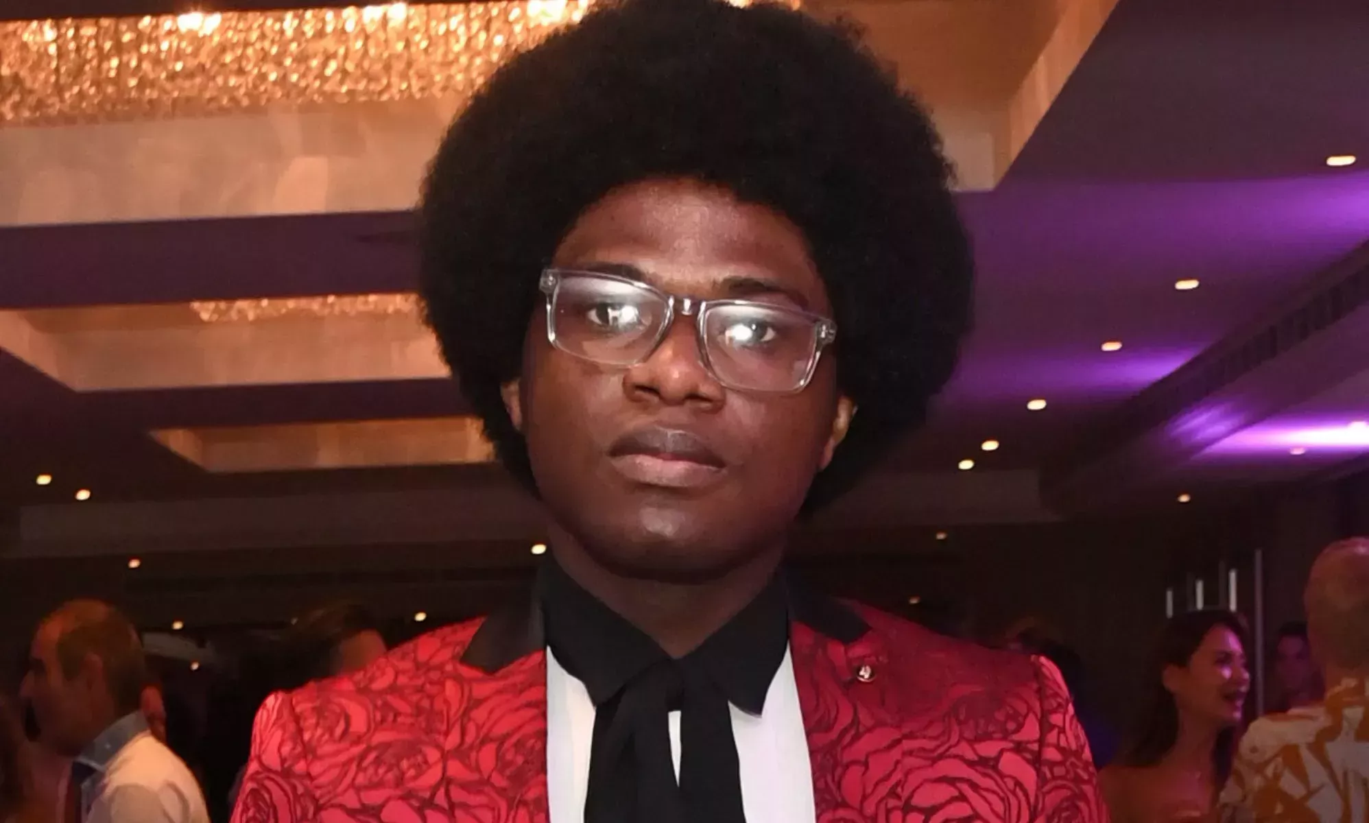 Un refugiado LGBTQ+ afirma que los abusos homófobos son