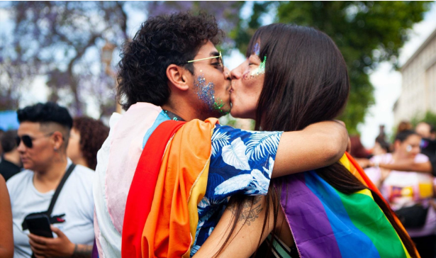 La comunidad LGTBIQ+ argentina toma las calles: "Al armario no volvemos nunca más"