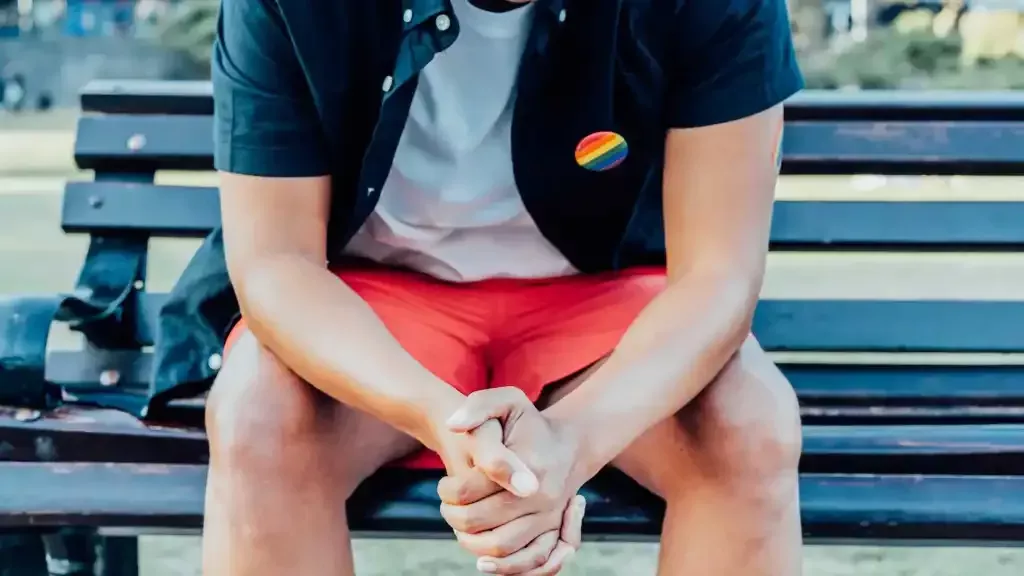 Aumentan las llamadas a una línea de crisis LGBTQ+ durante la investidura de Donald Trump