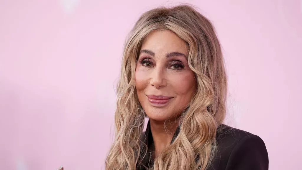 Cher en el desfile de Victoria's Secret celebrado en el Brooklyn Navy Yard el 15 de octubre de 2024 en Nueva York