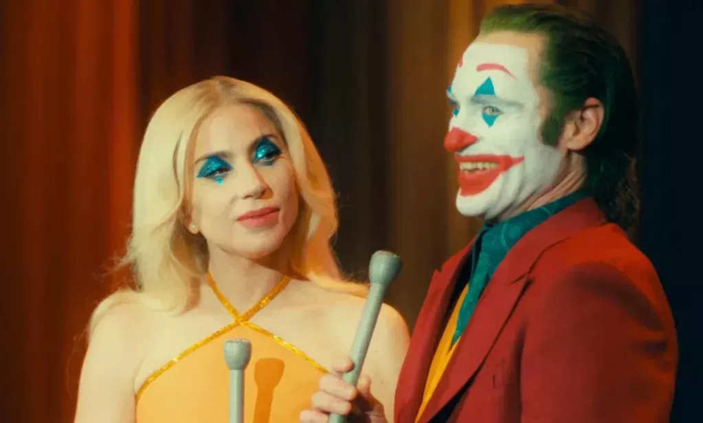Lady Gaga y Joaquin Phoenix en Joker: Folie à Deux.