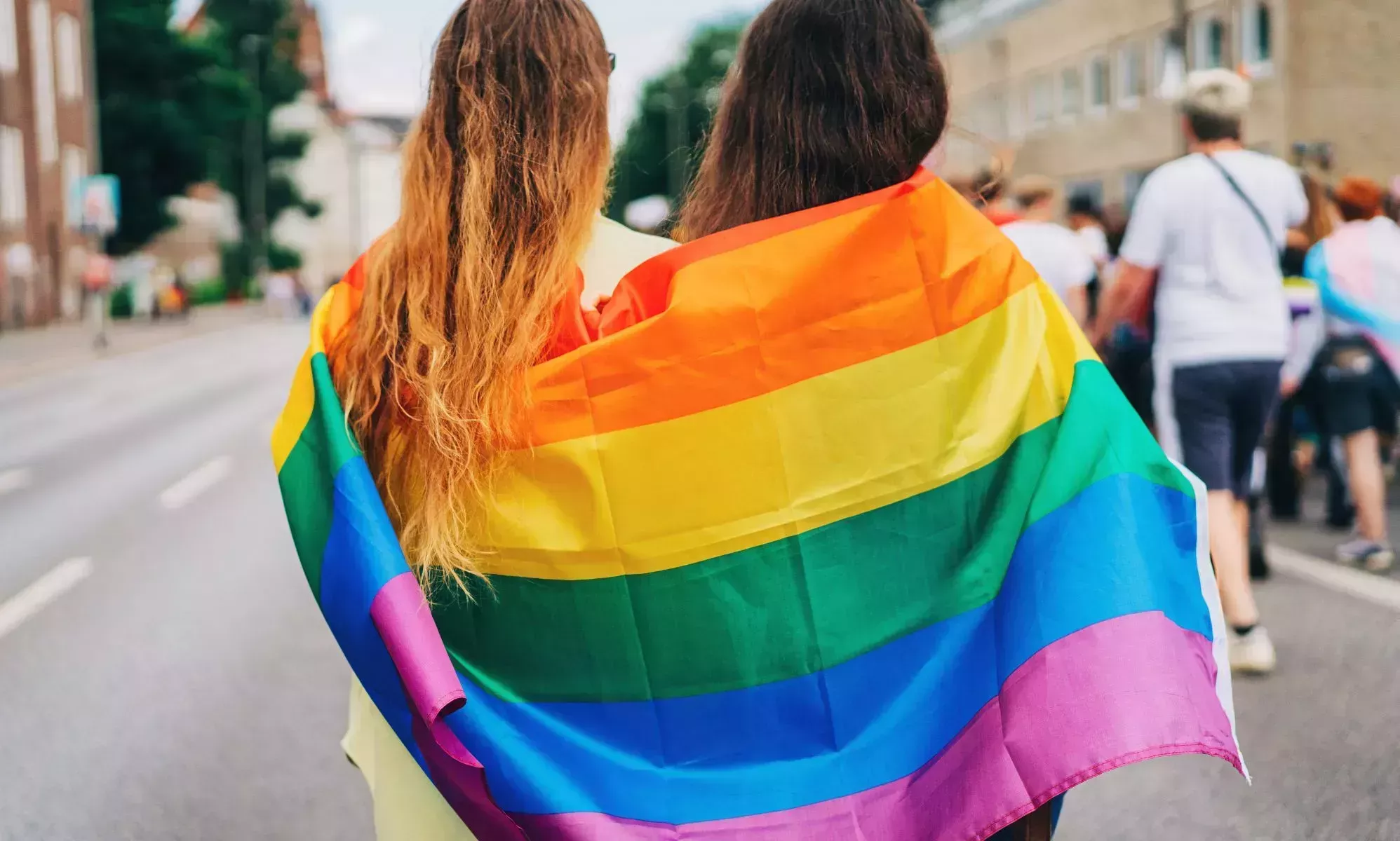 El número de jóvenes adultos gays, lesbianas y bisexuales en el Reino Unido se cuadruplica en una década