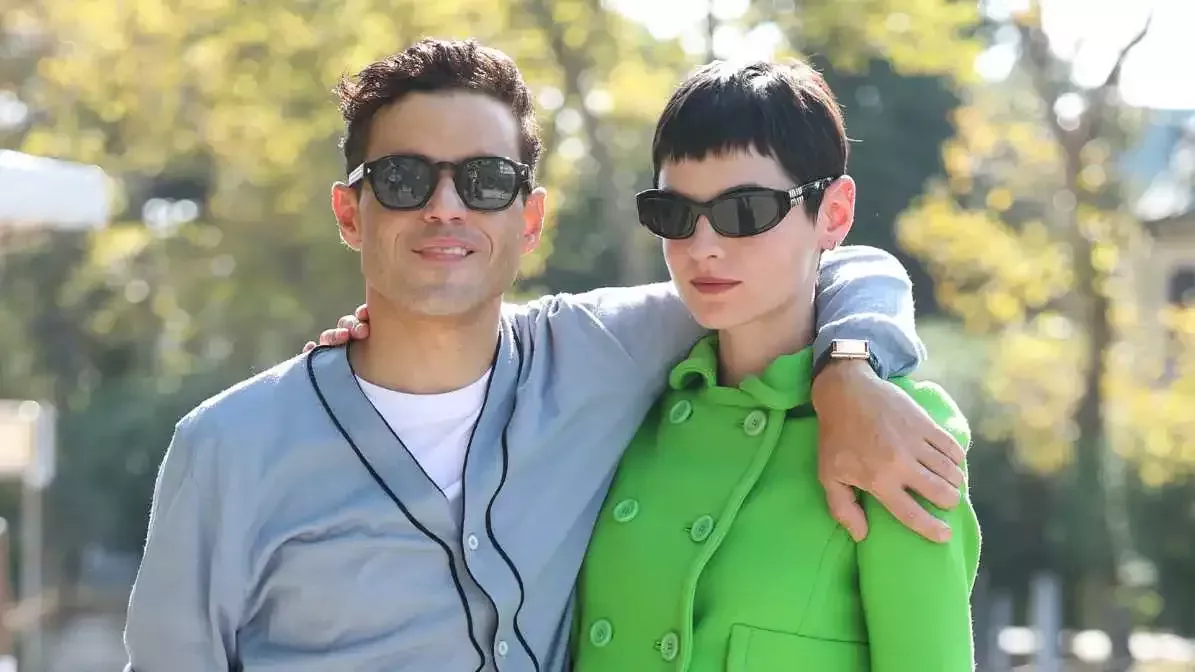 Rami Malek se abre sobre su romance con la fascinante estrella no binaria Emma Corrin