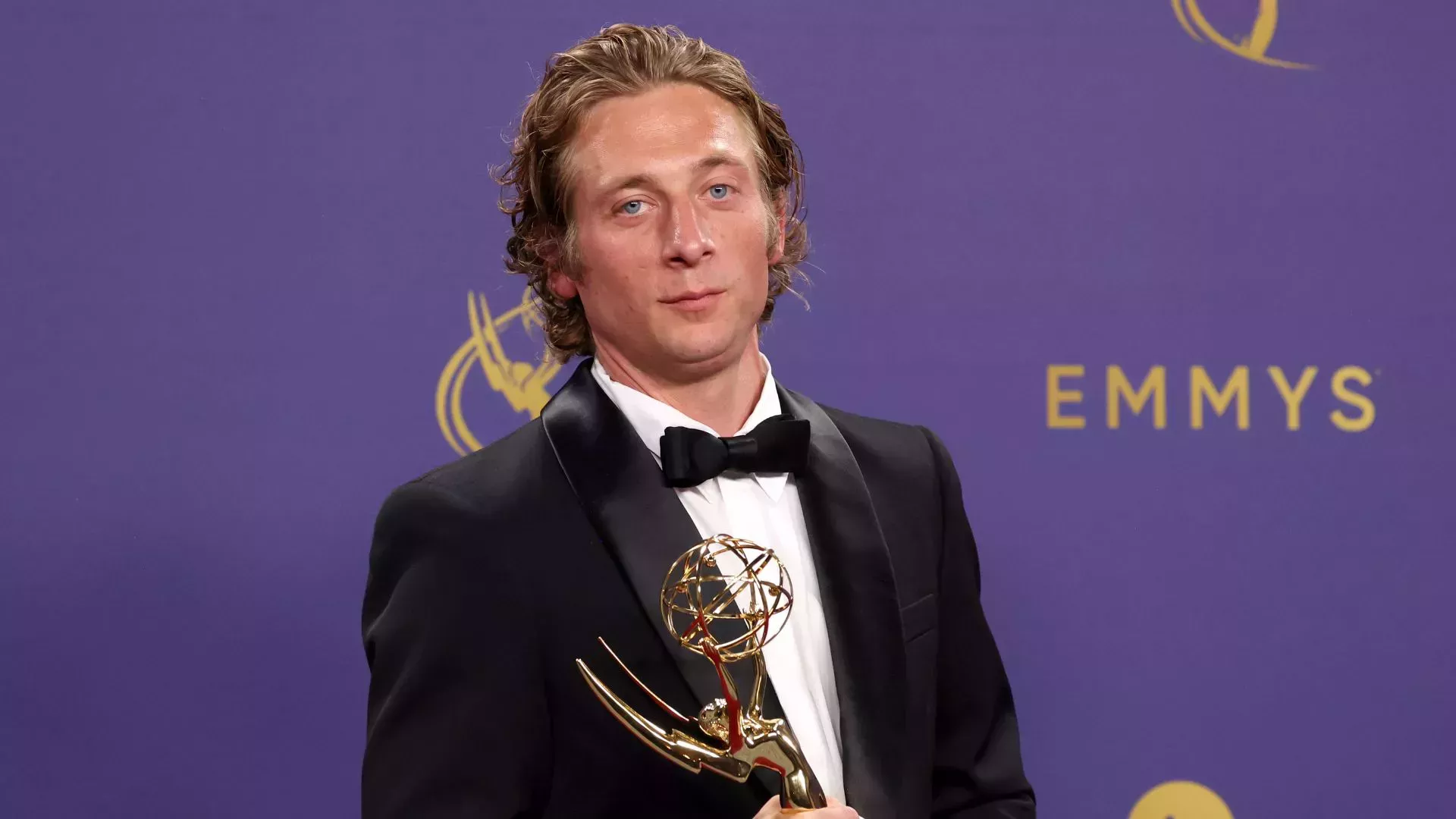 Jeremy Allen White interpretará a un hombre bisexual en un nuevo drama queer de Netflix