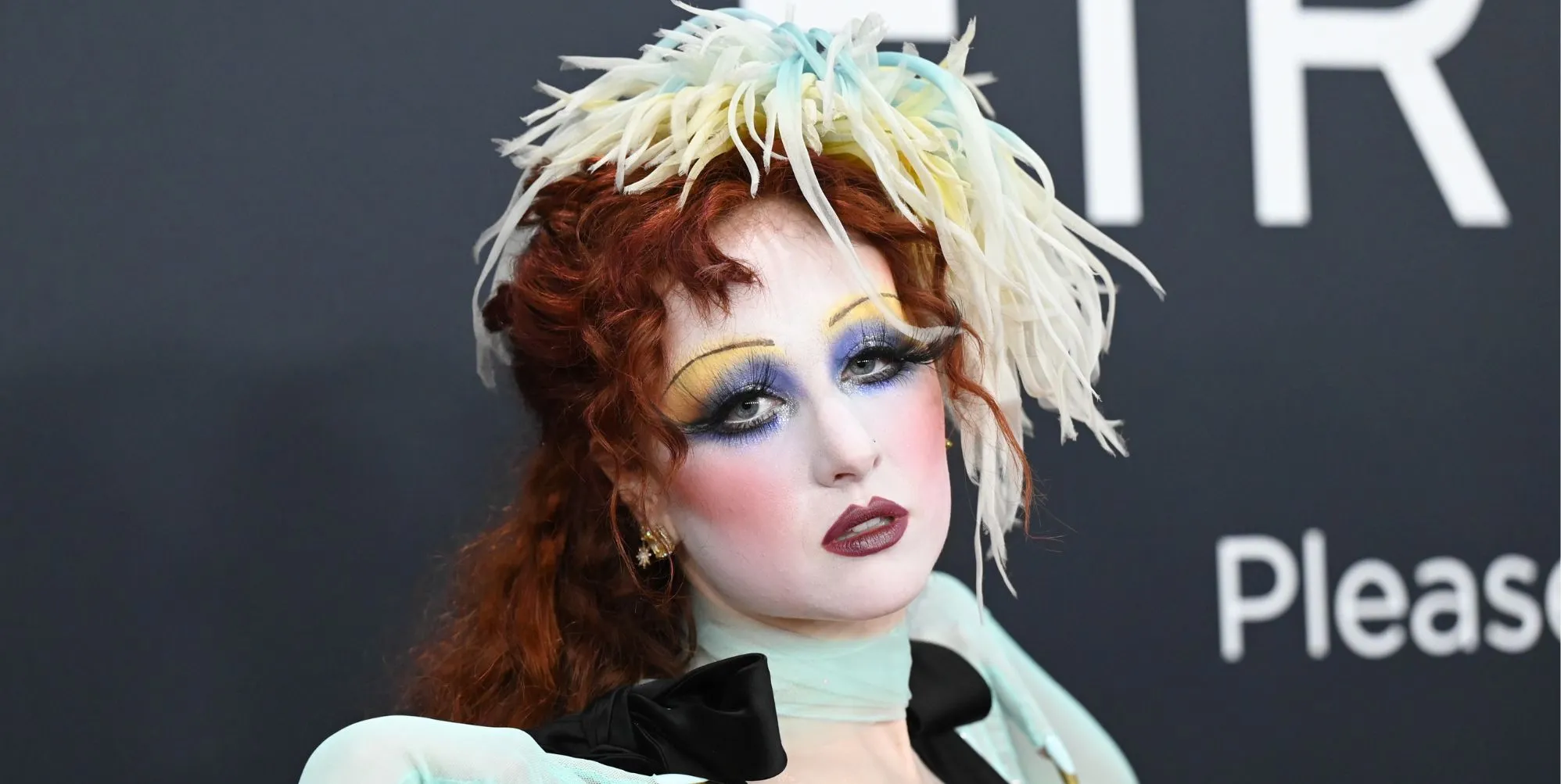 Chappell Roan comparte un mensaje de empoderamiento a la comunidad trans en los Grammys