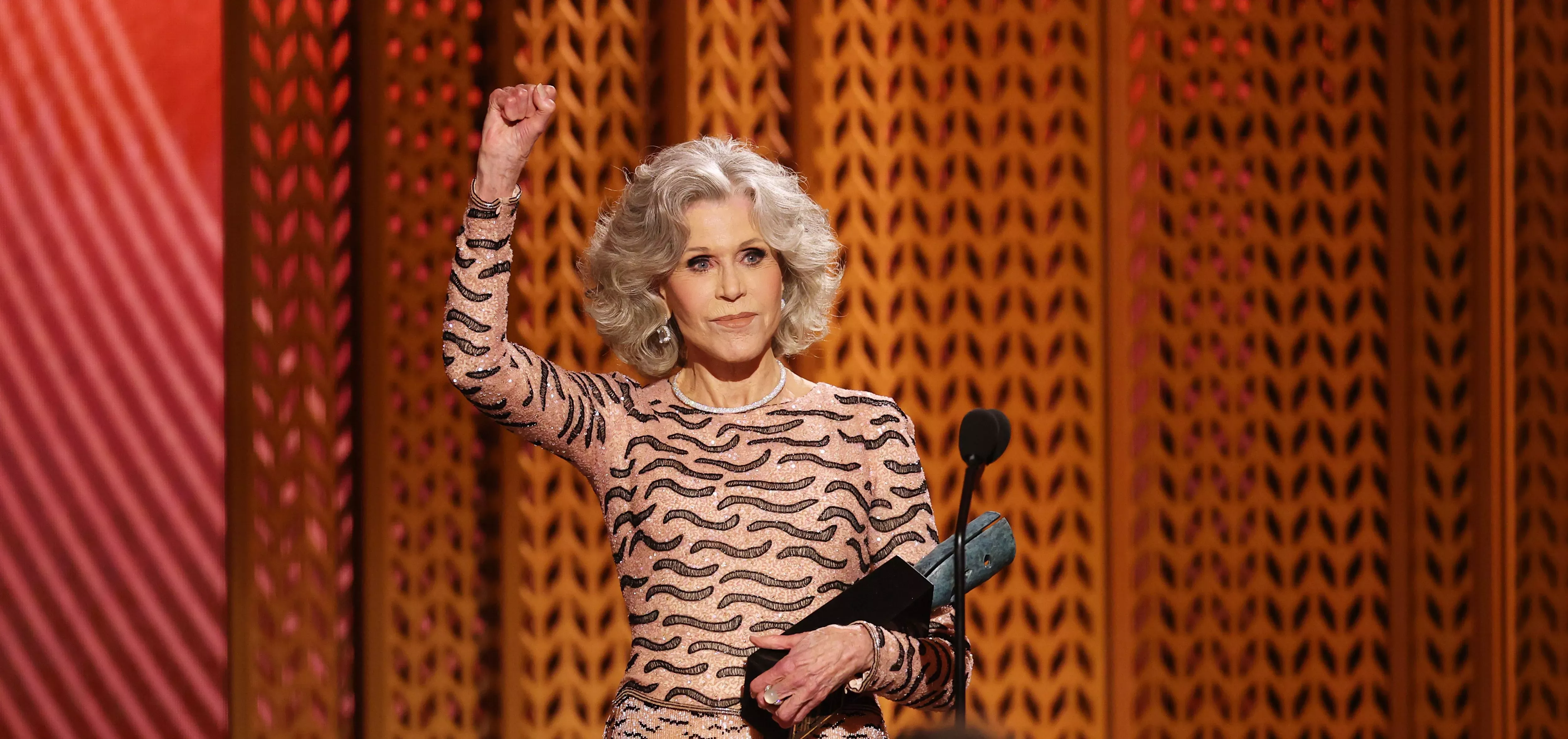 La perfecta explicación de Jane Fonda sobre el ‘wokeness’ en su discurso de los SAG Awards es un recordatorio que todos necesitamos.