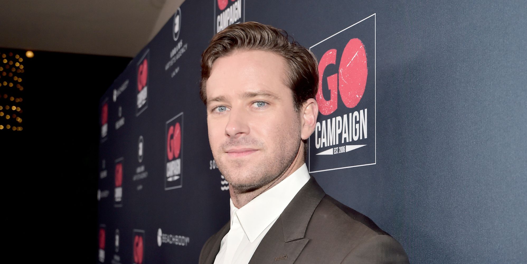 Armie Hammer revela que intentó tener una conexión gay en Grindr