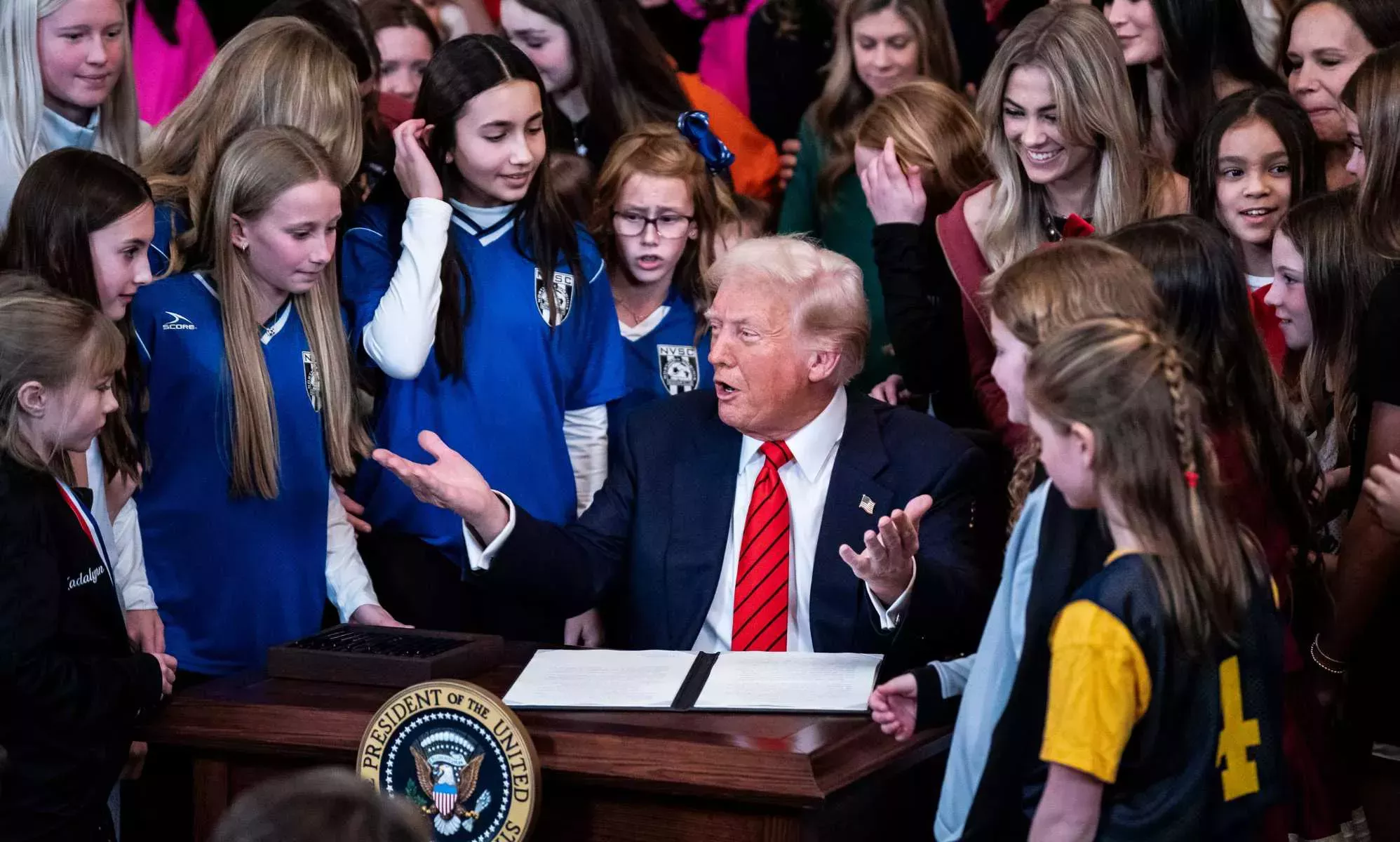 Golpe para Trump tras bloqueo de proyecto de ley para prohibir atletas trans en deportes femeninos en el Senado de EE. UU.