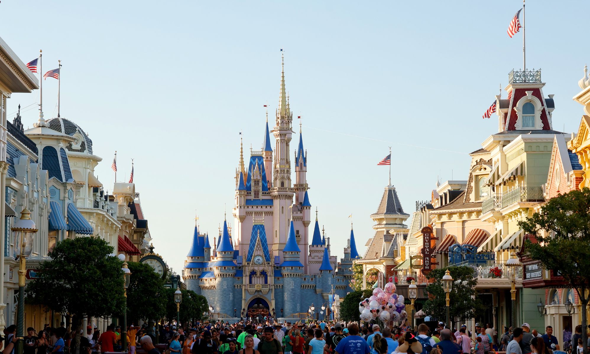 Los accionistas de Disney rechazan propuesta anti-DEI a pesar de problemas de representación