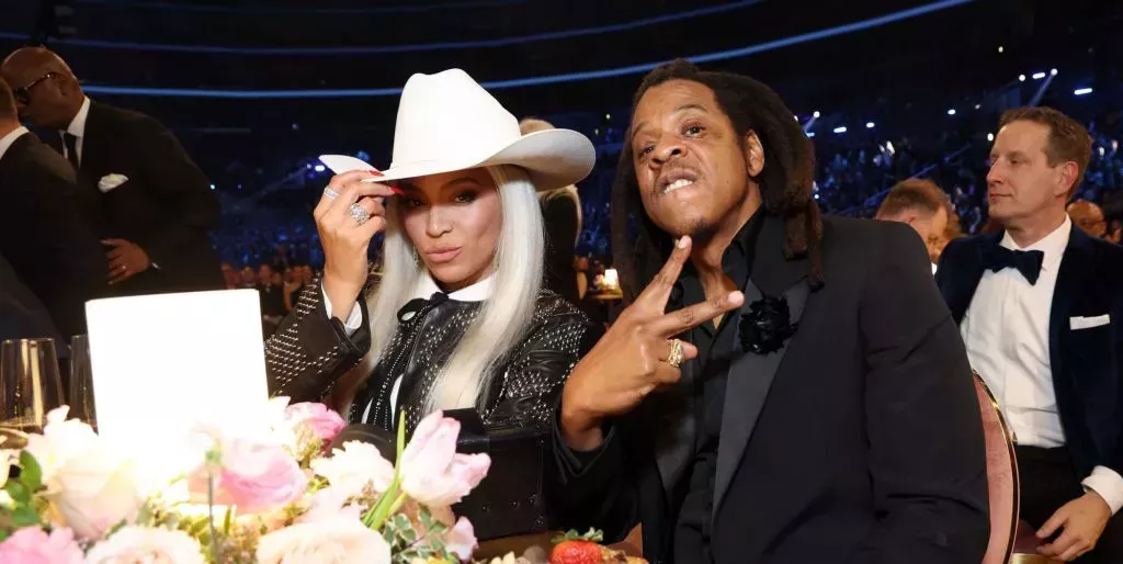 La pareja musical Beyoncé y Jay-Z en los Grammy Awards 2024.