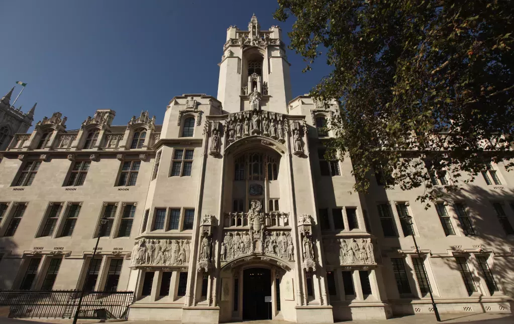 La Corte Suprema del Reino Unido se ha pronunciado sobre la definición legal de una mujer, con repercusiones de gran alcance para las personas trans