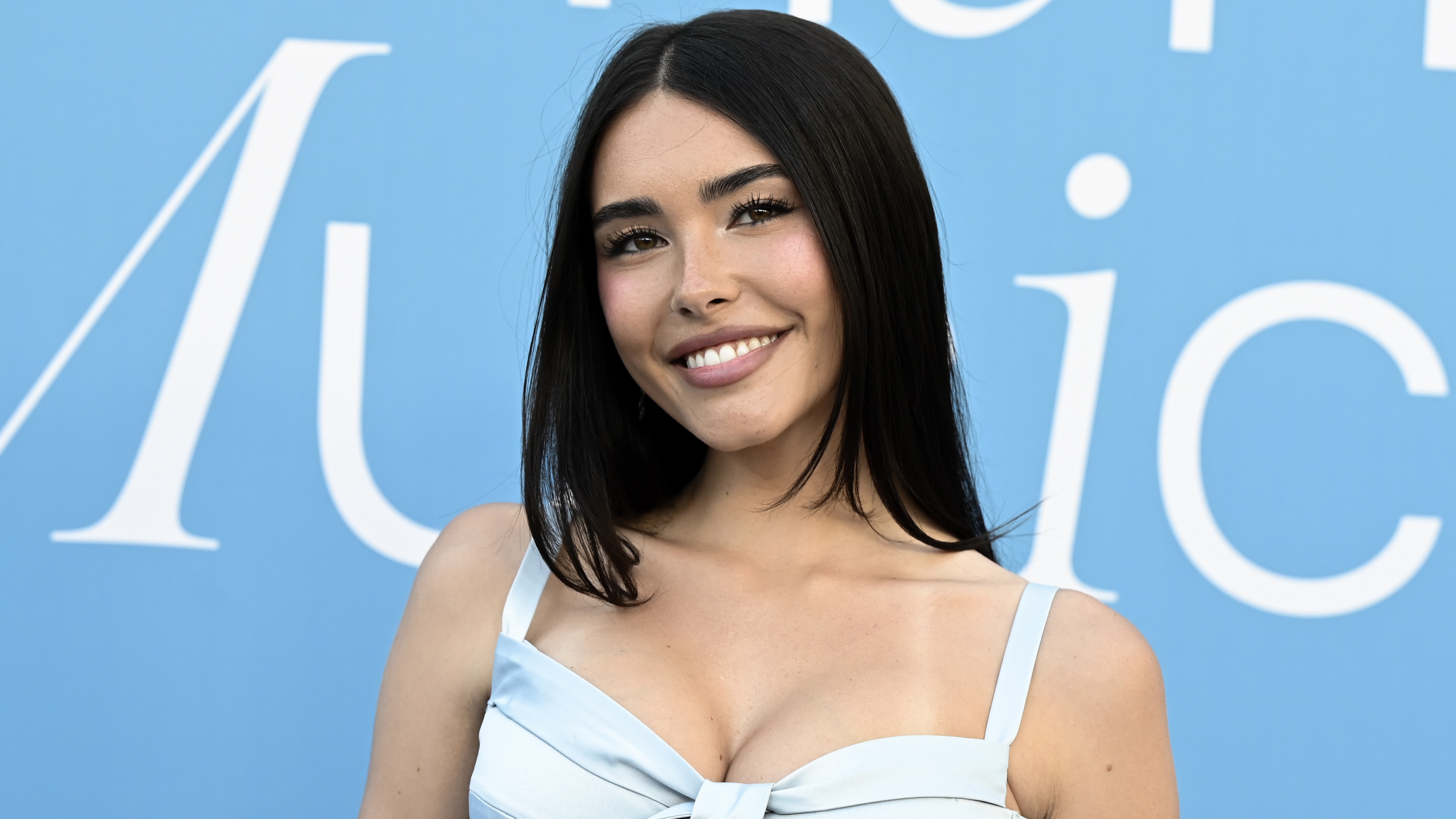 Madison Beer comparte historia familiar emocional mientras discute su bisexualidad: 'Me hace sentir tan molesta'