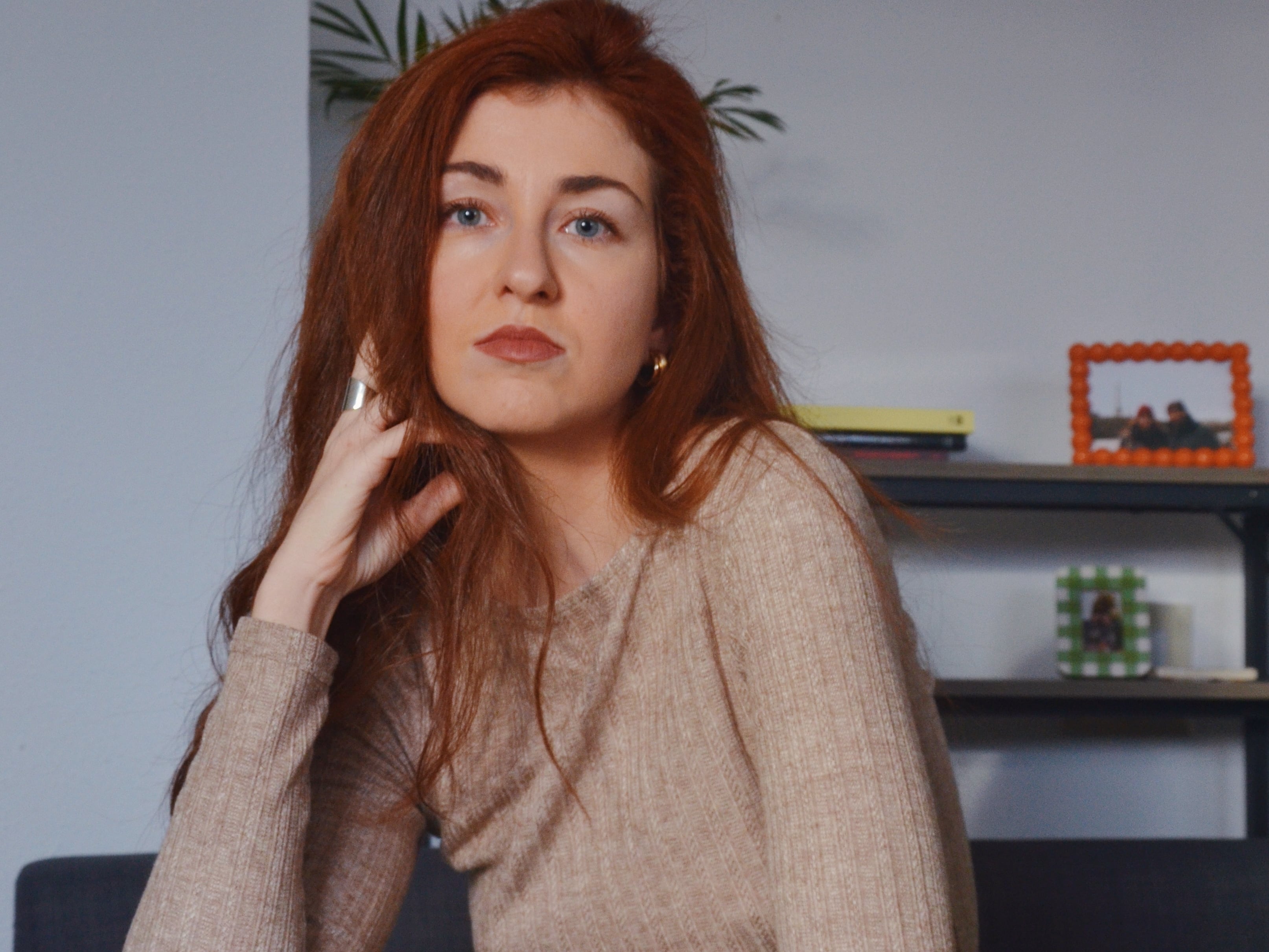 Andrea Proenza: “Muchas revistas femeninas transmitían la idea de que nuestra felicidad dependía de estar con un hombre”