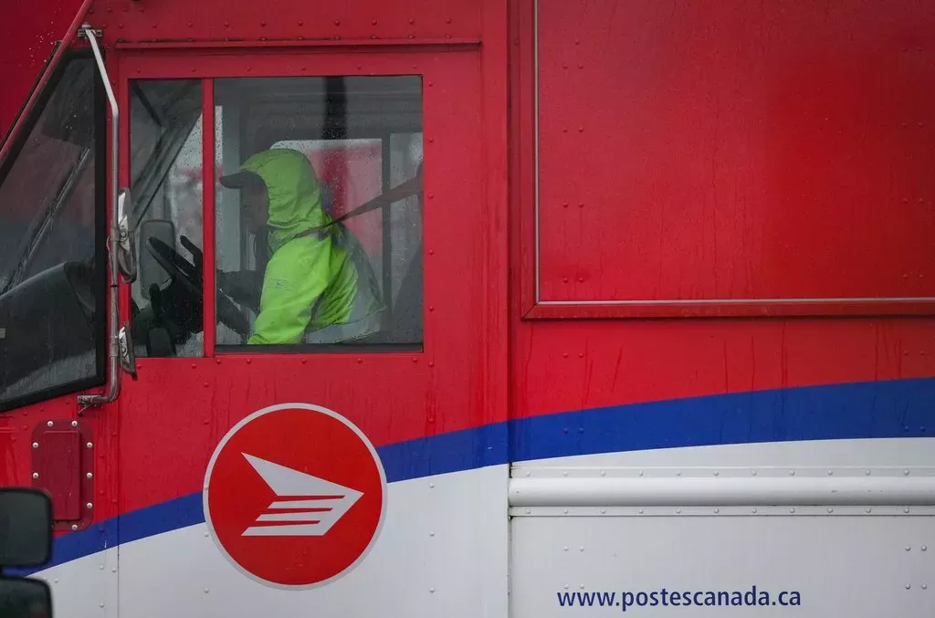 Los trabajadores de Canada Post emiten aviso de huelga para el 23 de mayo
