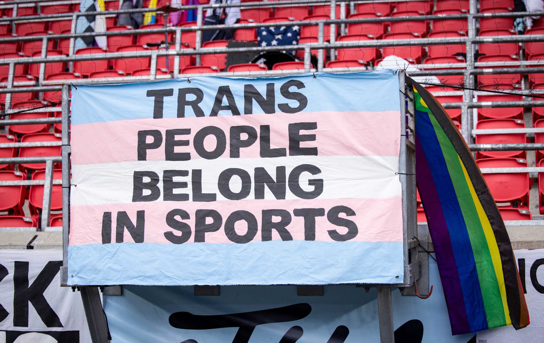 California presenta una demanda contra el Departamento de Justicia por la exigencia de prohibir a atletas trans