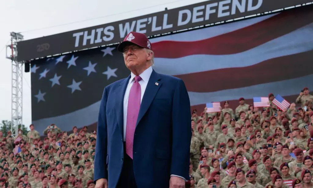 Donald Trump durante un desfile militar de EE. UU.