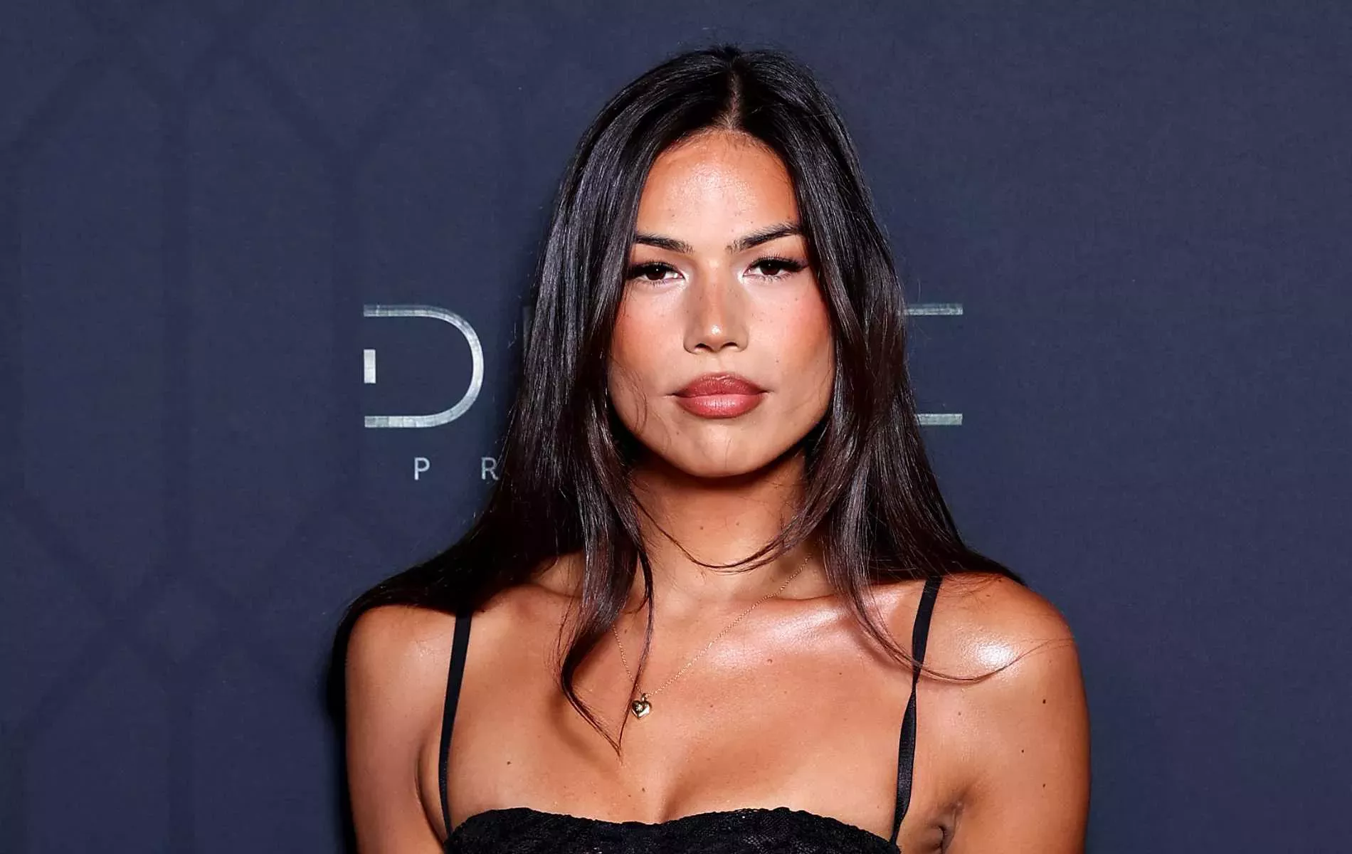 La modelo trans Riley Minford debuta en la pasarela global: 'Estaba aterrorizada, pero lo disfruté'