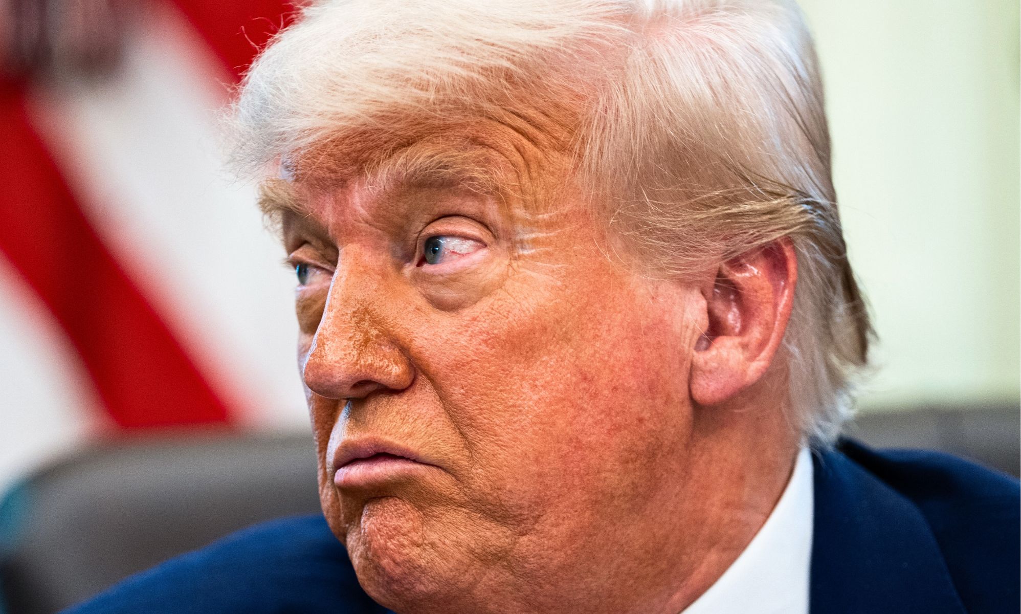 El 'castigador' veto de viajes de Trump afectará desproporcionadamente a las personas LGBTQ+, advierte un experto