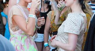 Katy Perry y Dita Von Teese se hacen amigas en Coachella