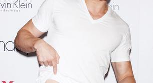 Kellan Lutz, cachas de la saga "Crepúsculo", anuncia calzoncillos.